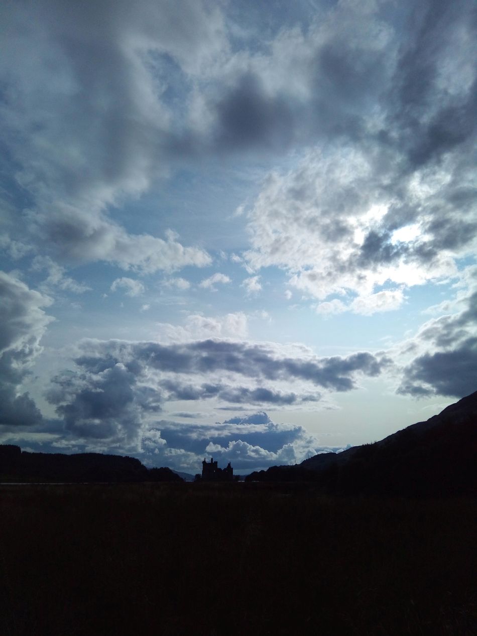 Castillo_de_Kilchurn_Escocia.jpg